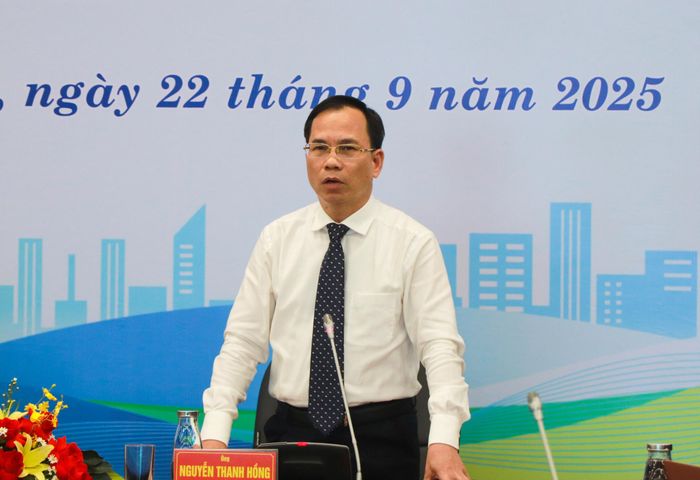 Giám đốc Sở Khoa học và Công nghệ Đà Nẵng Nguyễn Thanh Hồng cho hay, ngoài hạ tầng, dữ liệu và công nghệ, yếu tố quyết định vẫn là con người để có thể xây dựng thành phố thông minh, ứng dụng AI.