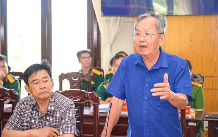 Đại diện cựu chiến binh là đồng đội cũ của các liệt sĩ hy sinh tại Rừng Tràm 800 phát biểu, cung cấp thông tin tại hội thảo.