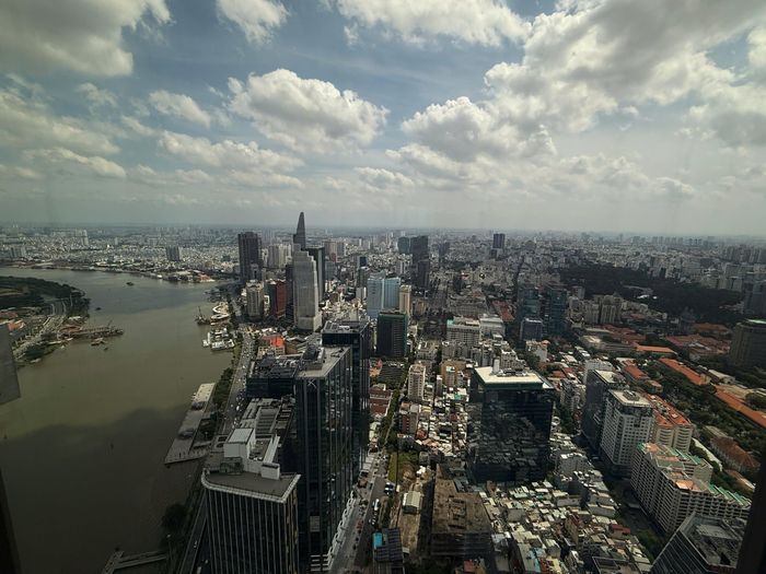 Một góc đô thị TP.HCM nhìn từ Tòa nhà Sài Gòn Marina IFC.