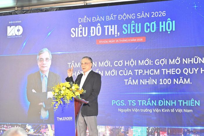 PGS. TS Trần Đình Thiên, nguyên Viện trưởng Viện Kinh tế Việt Nam phát biểu tại diễn đàn.
