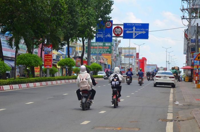 Một đoạn đường Đồng Khởi.