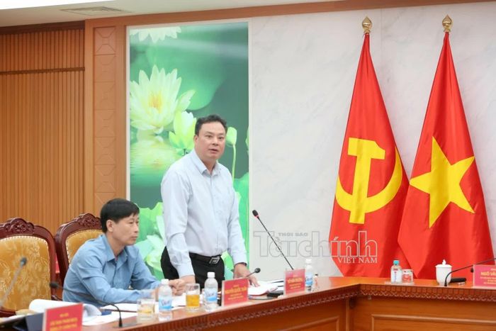 Đồng chí Đỗ Văn Trường - Phó Bí thư chuyên trách Đảng ủy Bộ Tài chính phát biểu. Ảnh: Đức Minh