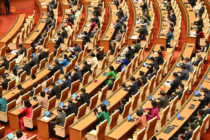 Các đại biểu dự phiên họp. Ảnh: Quang Khánh