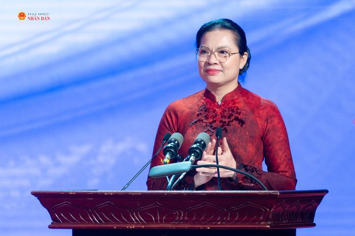 Phó Chủ tịch kiêm Tổng Thư ký Ủy ban Trung ương MTTQ Hà Thị Nga phát biểu