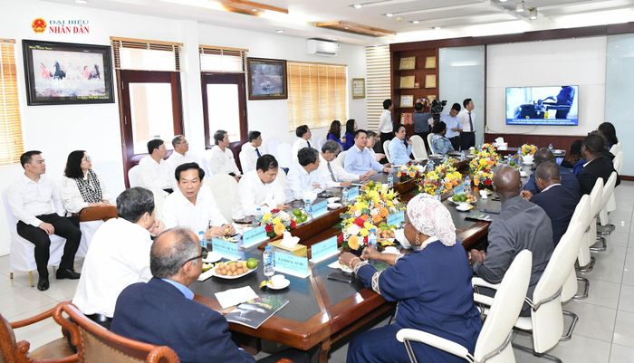Toàn cảnh cuộc làm việc