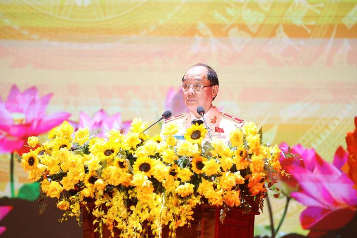 Thiếu tướng Nguyễn Hữu Hợp, Giám đốc Công an thành phố phát biểu tại buổi lễ.