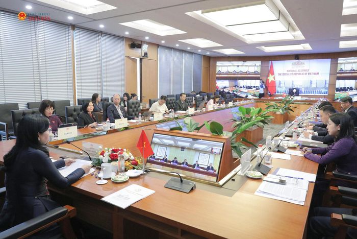 Quang cảnh cuộc họp trực tuyến