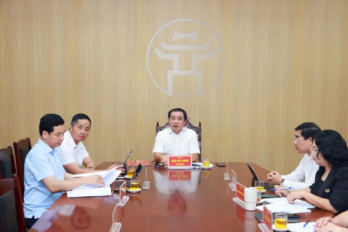 Bí thư Thành ủy Hà Nội Trần Đức Thắng chủ trì tiếp công dân. Ảnh: Văn Tuyên