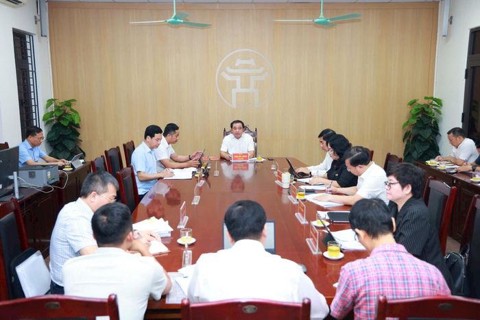 Bí thư Thành ủy Hà Nội Trần Đức Thắng chủ trì tiếp công dân. Ảnh Văn Tuyên