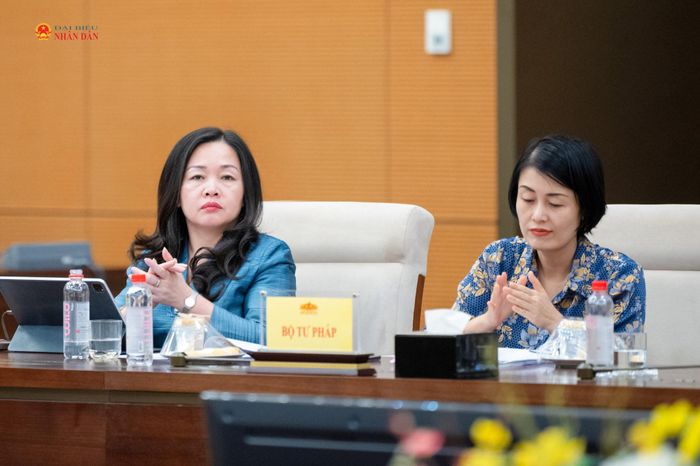 Các đại biểu tham dự phiên họp
