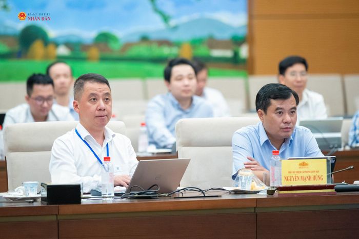 Các đại biểu tham dự phiên họp
