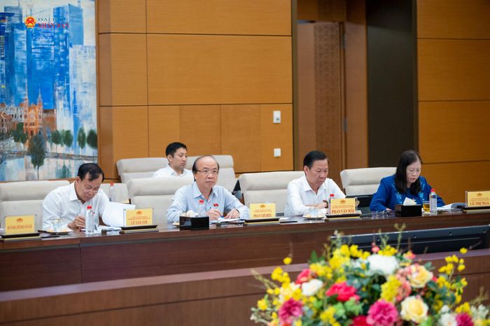 Các đại biểu tham dự phiên họp