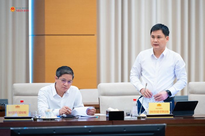 Đại diện Tập đoàn Công nghiệp - Viễn thông Quân đội (Viettel) phát biểu