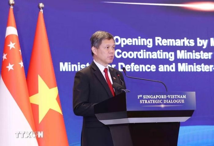 Phó Tổng Thư ký Đảng Hành động Nhân dân (PAP), Bộ trưởng Điều phối Dịch vụ công, Bộ trưởng Quốc phòng Singapore Chan Chun Sing phát biểu. Ảnh: TTXVN
