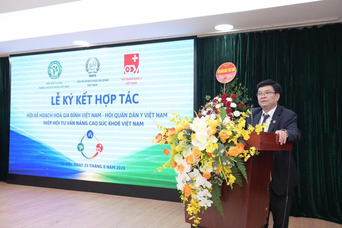 PGS.TS. Phạm Lê Tuấn, Chủ tịch Hội Quân dân y Việt Nam phát biểu tại buổi lễ. Ảnh: Kim Ngân