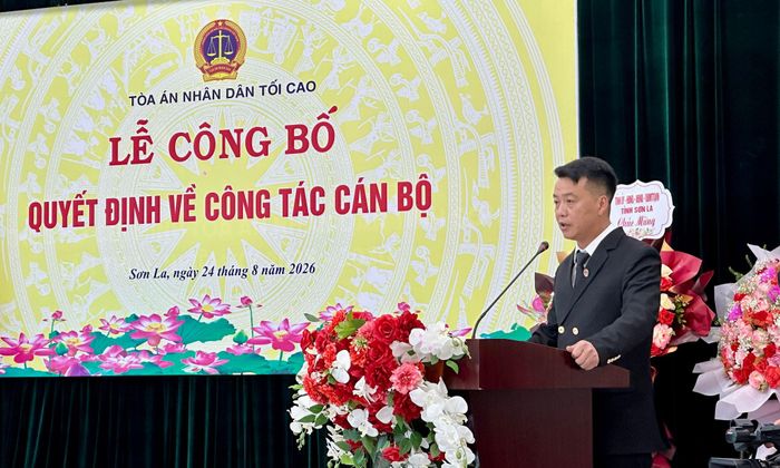 Tân Phó Chánh án TAND tỉnh Sơn La Lương Long Bình phát biểu nhận nhiệm vụ.