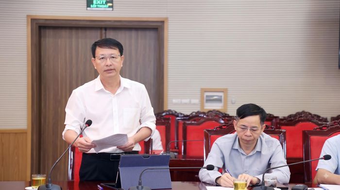 Lãnh đạo Sở Giáo dục và Đào tạo tỉnh Sơn La phát biểu tại cuộc làm việc. Ảnh SNews