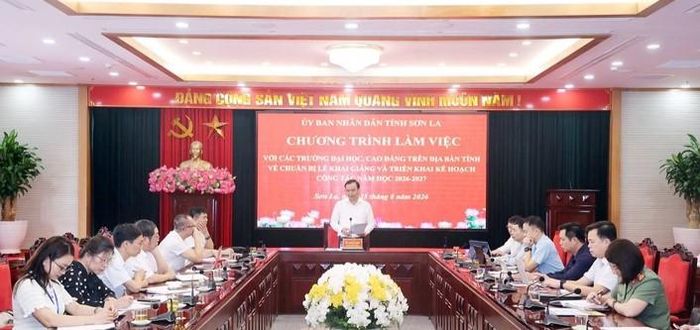 Toàn cảnh buổi làm việc.