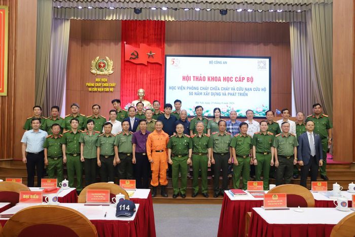 Các đại biểu và chuyên gia, nhà khoa học dự hội thảo.