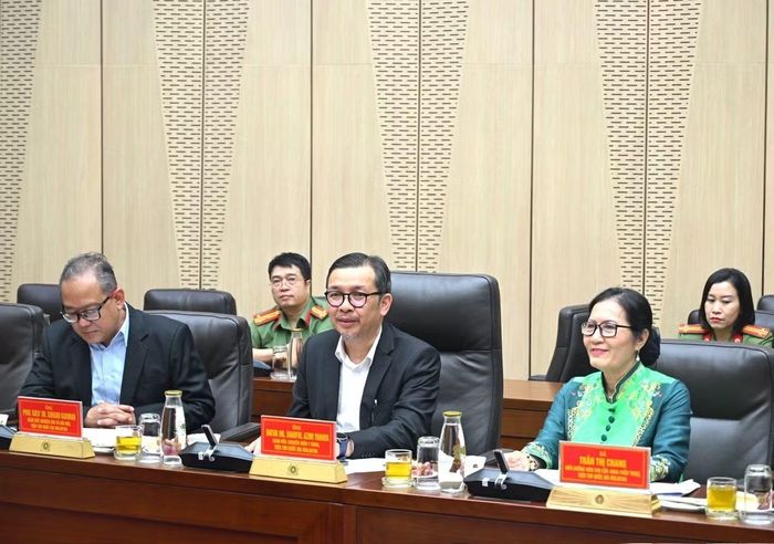 Ông Datuk Dr. Shaiful Azmi Yahaya, Giám đốc chuyên môn Y khoa, Trưởng đoàn Viện Tim Quốc gia Malaysia phát biểu tại buổi ký kết.