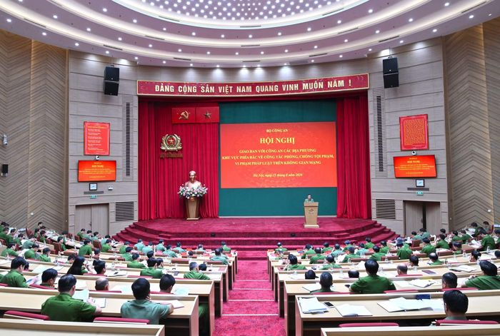 Các đại biểu tại hội nghị.