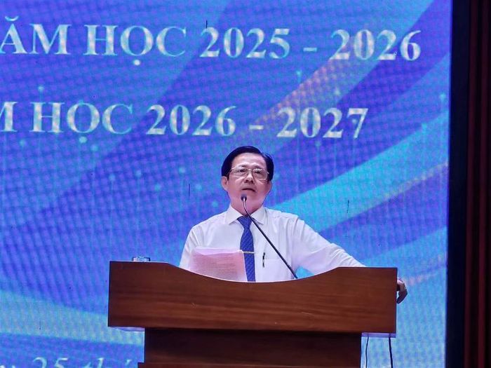 Ông Nguyễn Văn Phong, Phó Giám đốc Sở Giáo dục và Đào tạo Thành phố Hồ Chí Minh phát biểu tại hội nghị.