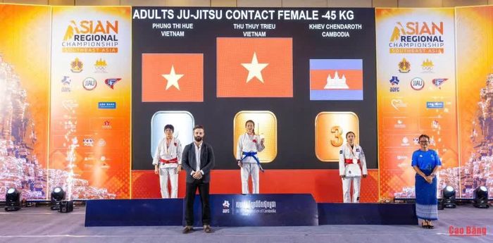 Vận động viên Triệu Thu Thủy giành huy chương vàng tại Giải Vô địch và Vô địch trẻ Jujitsu Đông Nam Á năm 2026.
