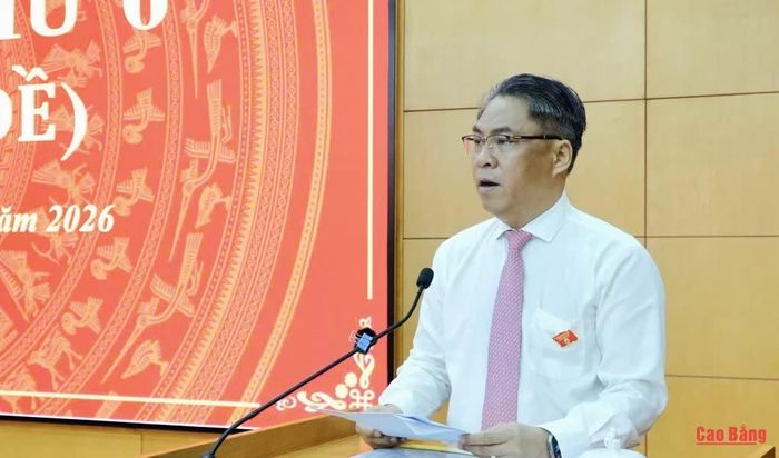 Bí thư Tỉnh ủy, Chủ tịch HĐND tỉnh Phan Thăng An phát biểu khai mạc kỳ họp.