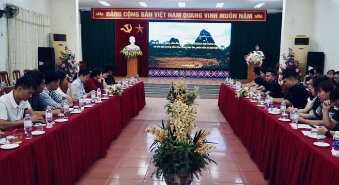 Các đại biểu tham dự hội nghị.