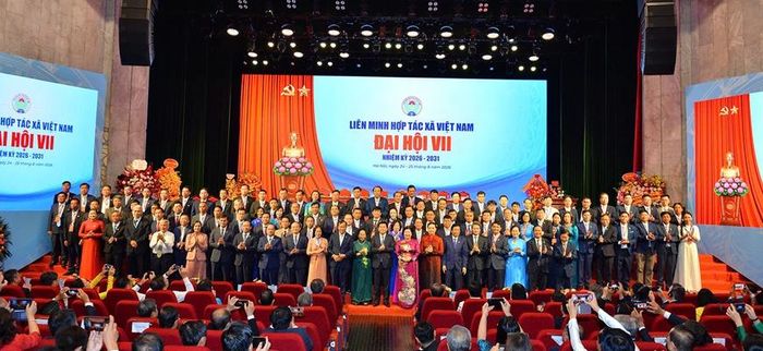 Đại hội bầu 90 đồng chí vào Ban Chấp hành Liên minh HTX Việt Nam khóa VII.