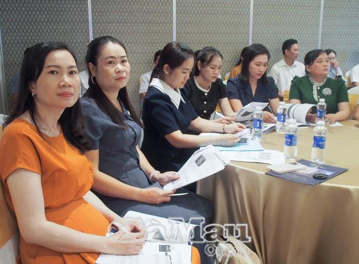 Đây cũng là dịp để đại biểu nữ HĐND hiểu rõ hơn các chính sách đối với phụ nữ và nam giới, từ đó đề xuất các giải pháp phù hợp, bảo đảm cơ hội bình đẳng cho các nhóm đối tượng.