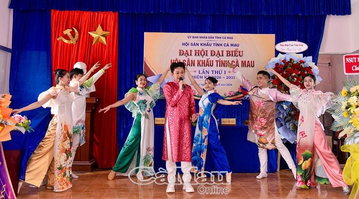 Tiết mục văn nghệ chào mừng Đại hội.