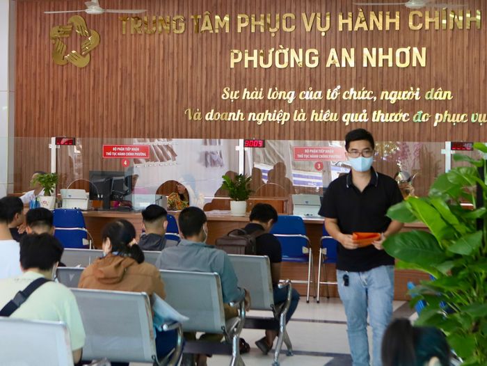 TPHCM biệt phái cán bộ sở, ngành về cơ sở, phân cấp mạnh cho địa phương