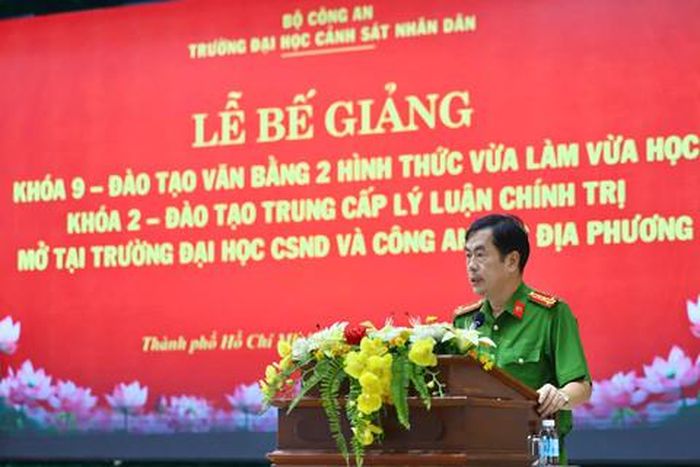 Đại tá, Tiến sĩ Trần Thanh Hiển - Phó Hiệu trưởng Trường Đại học Cảnh sát Nhân dân - phát biểu