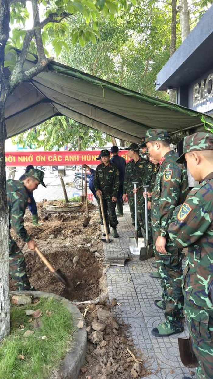 Mỗi lớp đất được tìm kiếm là một niềm kỳ vọng của bao gia đình, đồng đội