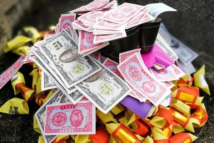 Lệnh cấm này đã nhanh chóng châm ngòi cho những tranh cãi dữ dội. (Ảnh: WB)