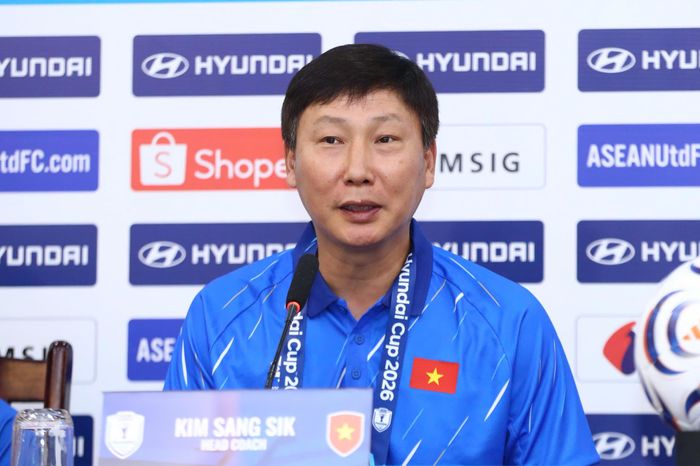 HLV trưởng đội tuyển Việt Nam Kim Sang-sik.