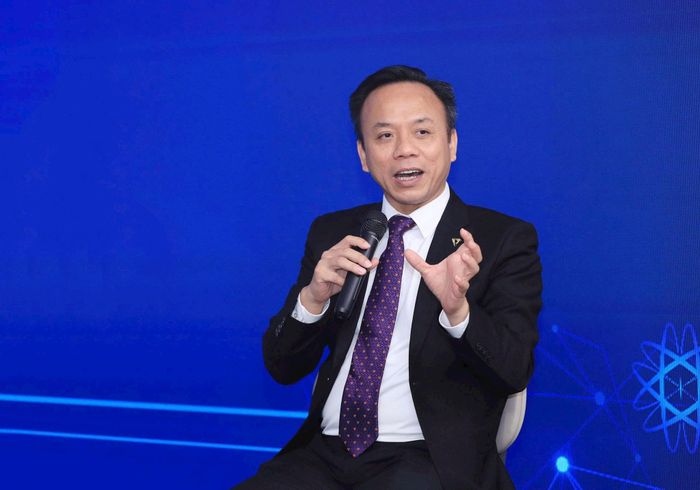 Ông Nguyễn Minh Hạnh, Tổng Giám đốc Công ty cổ phần Quản lý Quỹ Việt Cát trao đổi tại tọa đàm. Ảnh: Lê Hải
