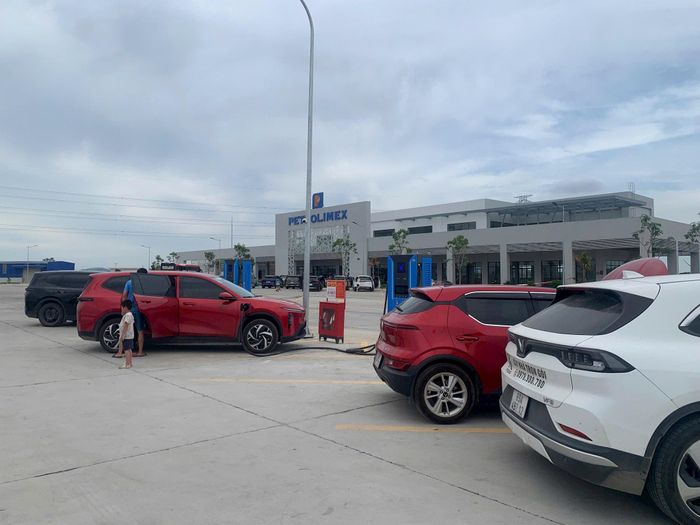 Trạm dừng nghỉ trên cao tốc Bắc - Nam, đoạn Mai Sơn - Quốc lộ 45. Ảnh: Tuấn Lương.