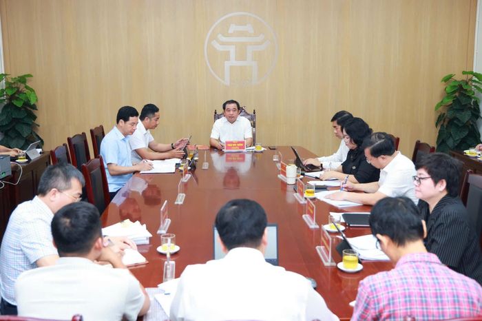 Bí thư Thành ủy Hà Nội Trần Đức Thắng chủ trì tiếp công dân. Ảnh Văn Tuyên