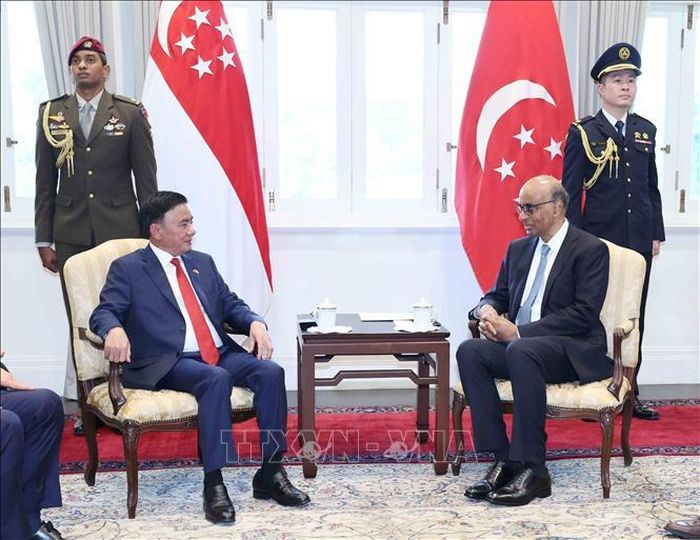 Thường trực Ban Bí thư Trần Cẩm Tú hội kiến Tổng thống Singapore Tharman Shanmugaratnam. Ảnh: Phương Hoa/TTXVN