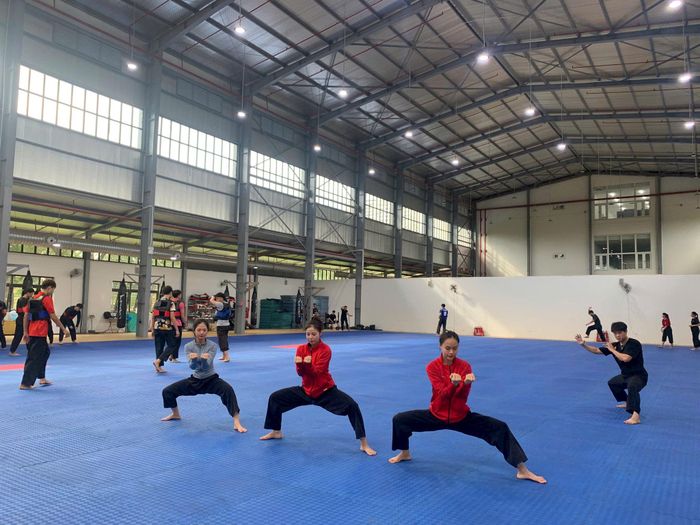 Các võ sĩ Pencak Silat Hà Nội trong buổi tập chuẩn bị cho Đại hội Thể thao toàn quốc lần thứ X năm 2026. Ảnh: Nguyễn Thu