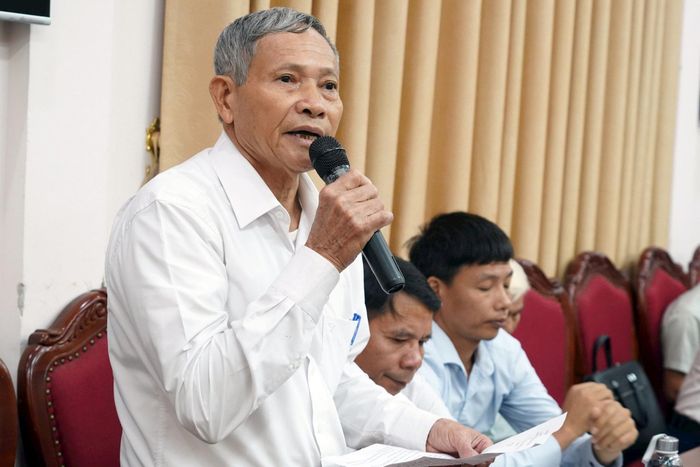 Người dân đề nghị phường Chương Mỹ phải có giải pháp để đẩy nhanh tiến độ cấp sổ đỏ lần đầu. Ảnh: Lan Oanh
