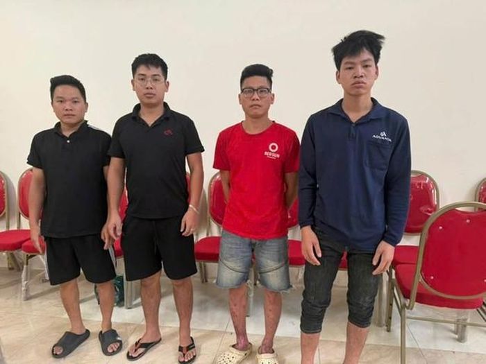 Các đối tượng tham gia đường dây san chiết, phân phối Gas giả. Ảnh: CAHN