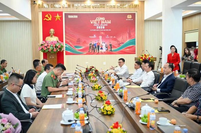 Toàn cảnh buổi phát động chiều 25/8.