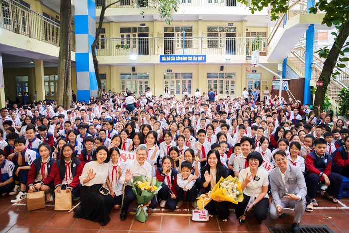 Truyền thông về phòng chống tác hại của thuốc lá trong trường học. Ảnh: Thái Bình
