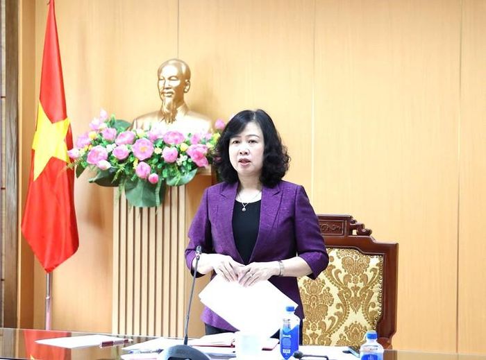Bộ trưởng Bộ Y tế Đào Hồng Lan phát biểu chỉ đạo tại buổi làm việc. Ảnh: Trần Minh