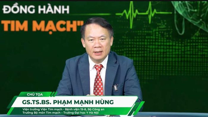 GS.TS Phạm Mạnh Hùng - Viện trưởng Viện Tim mạch, Bệnh viện 19-8, Bộ Công an; Trưởng Bộ môn Tim mạch, Trường Đại học Y Hà Nội. Ảnh: Phương Thảo