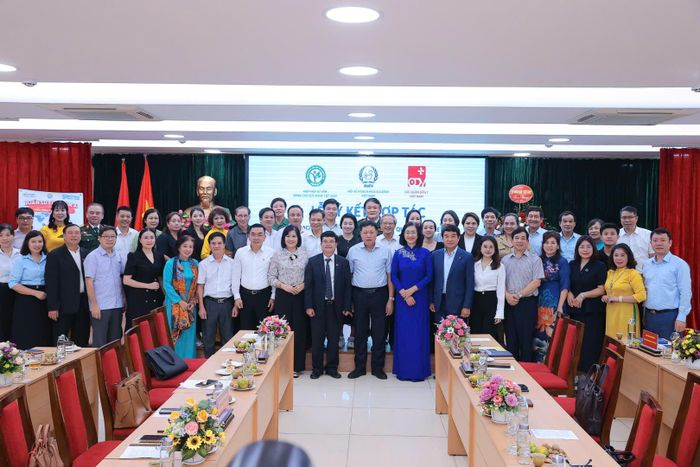 Các đại biểu tham dự lễ ký kết hợp tác.  Ảnh: Cương Quyết