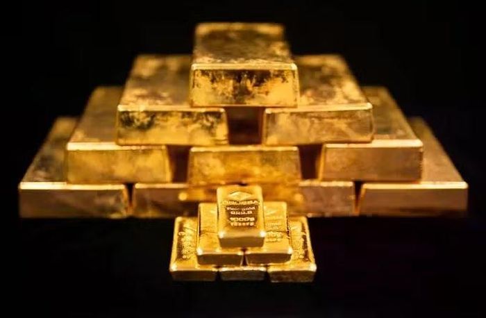Với giá vàng hiện tại khoảng 4.600 USD/ounce, tổng giá trị của tất cả vàng từng được khai thác trên thế giới là khoảng 33.000 tỷ USD - thấp hơn nợ quốc gia Mỹ 7.000 tỷ USD